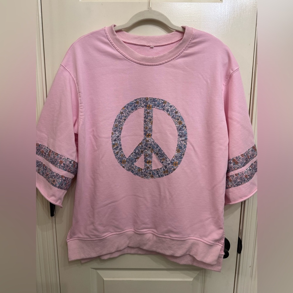 Pink thin pullover with Peace Sign
